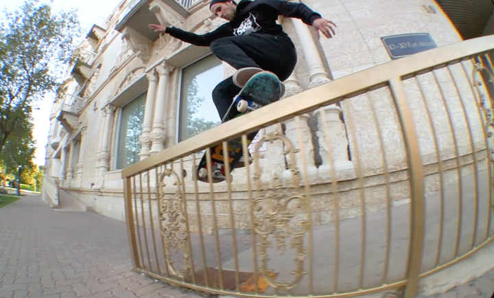 Austin Thomas and Jaret Anderson in Compulsive Behaviour