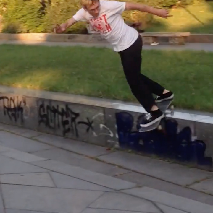 PRACH // LEWIS CRUISE